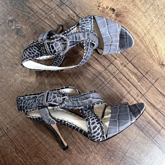 COACH Heels - Karlie Color charcoal gray and black size 7.5 - Picture 3 of 11